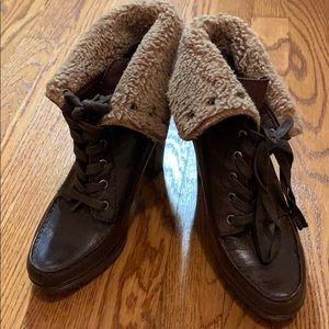 Ankle boots with fur